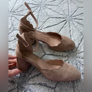 Journee Collection Womens Edna Heeled Sandals